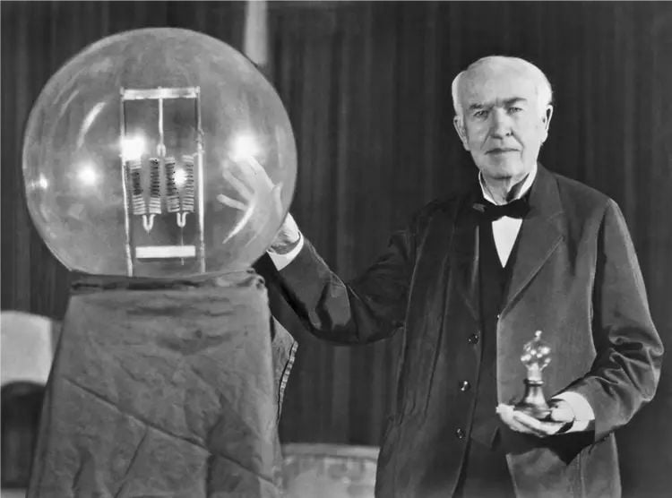 Edison inventó la primera bombilla